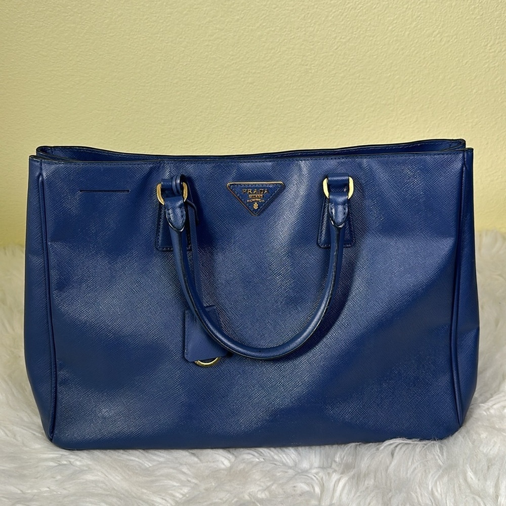 💯Authentic Prada Saffiano Lux Galleria Tote🍀 - Picture 16 of 17